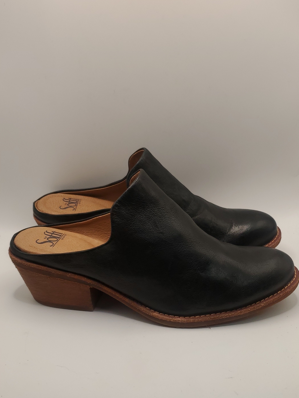 Sofft Black Leather Slip-On Mule Heels - Size 8M